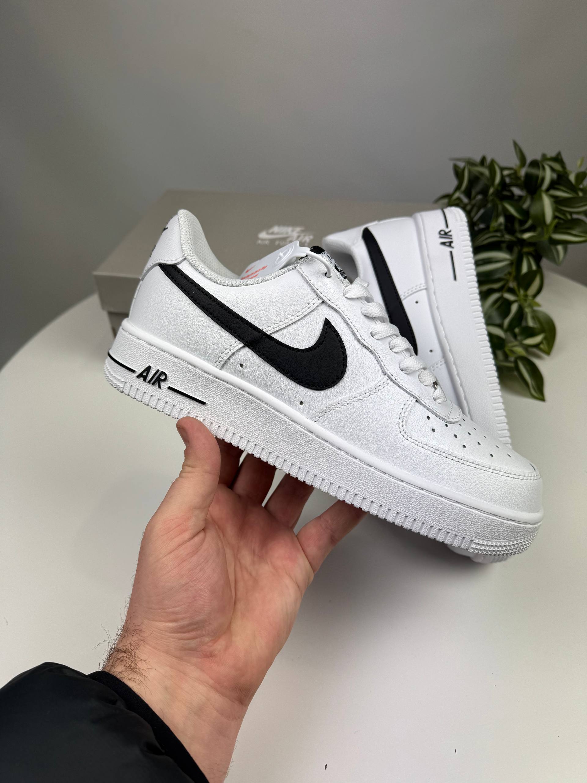 Кросівки Nike Air Force White (чорний свуш)🚀
