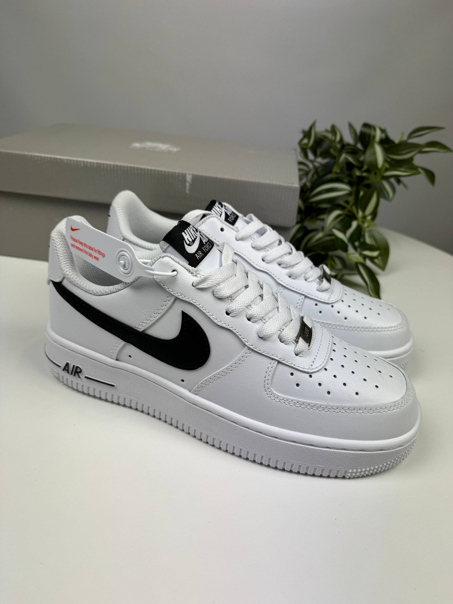 Кросівки Nike Air Force White (чорний свуш)🚀