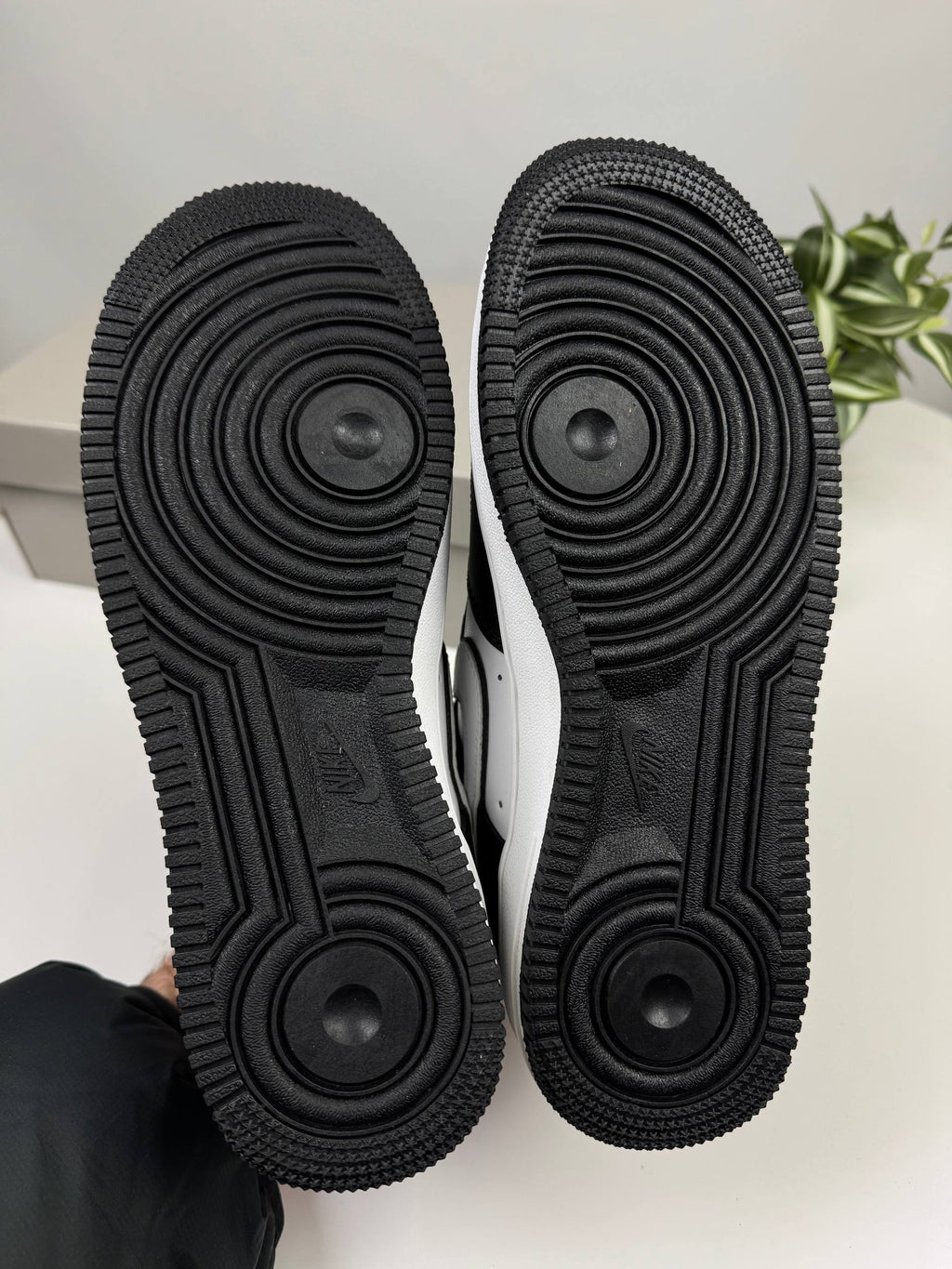Кросівки Nike Air Force чорно-білі🚀