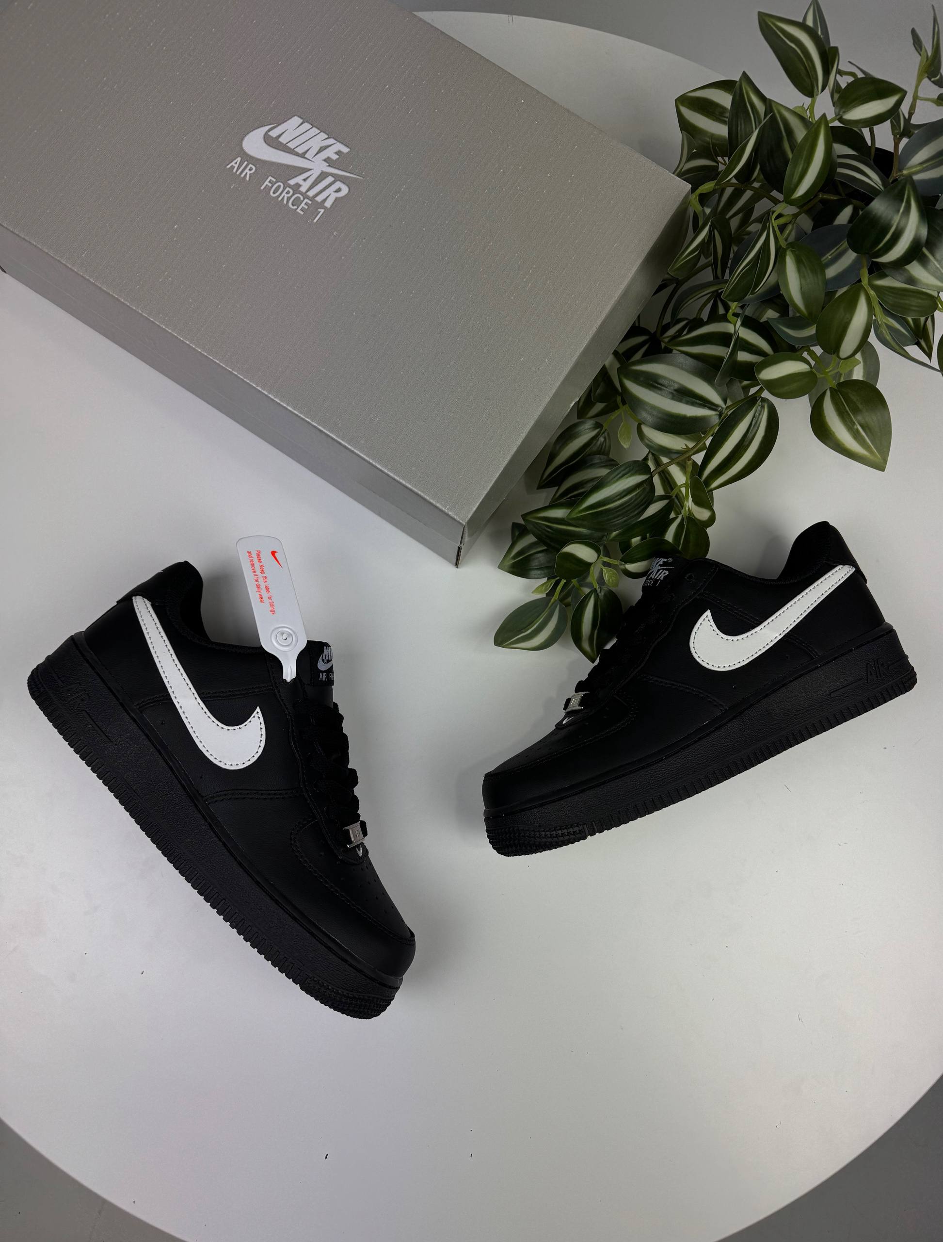 Кросівки Nike Air Force Black (білий свуш)🚀