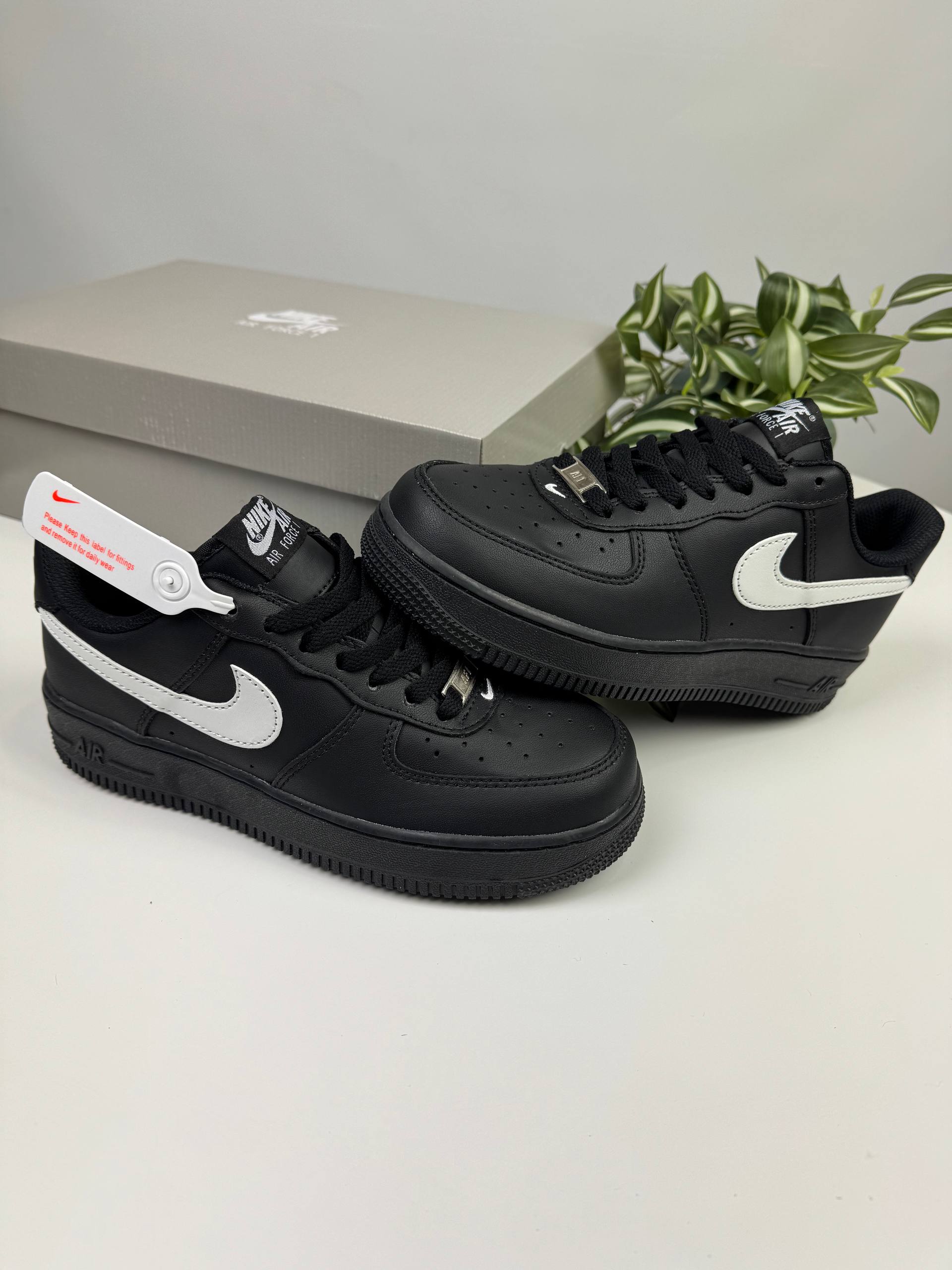 Кросівки Nike Air Force Black (білий свуш)🚀